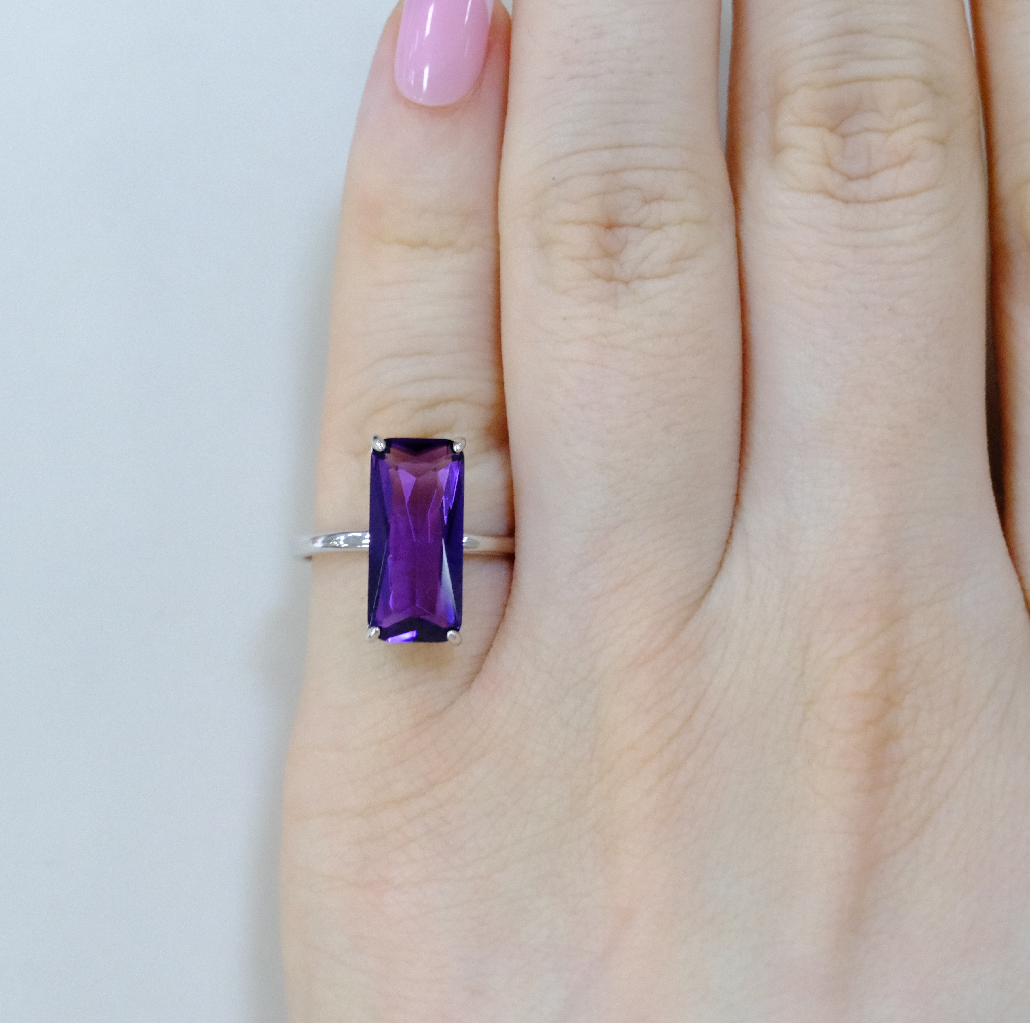 Серебряное кольцо с аметистом